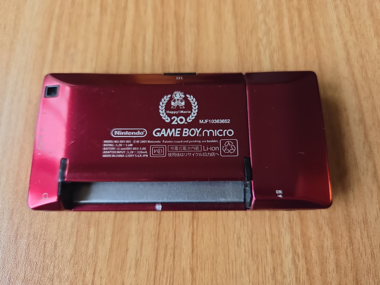 Nintendo Game Boy Micro 20th Anniversary Edition Famicom W/charger