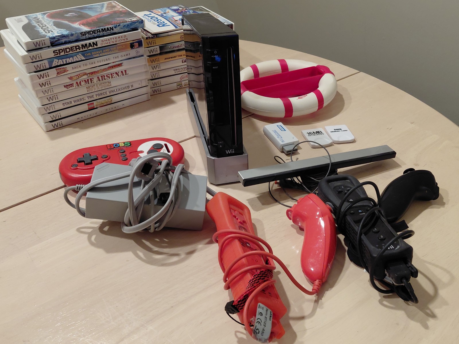 Nintendo Wii with HDMI adapter, Accessories and 19 games