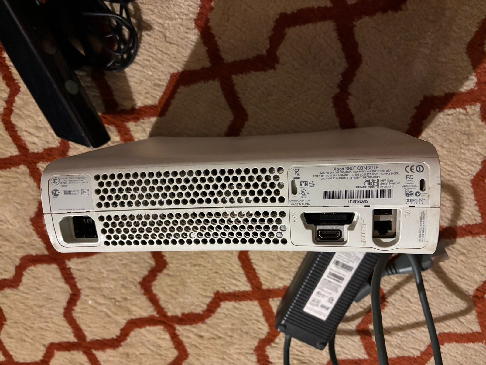 Microsoft XBOX 360 Console w/ Accessories FOR PARTS