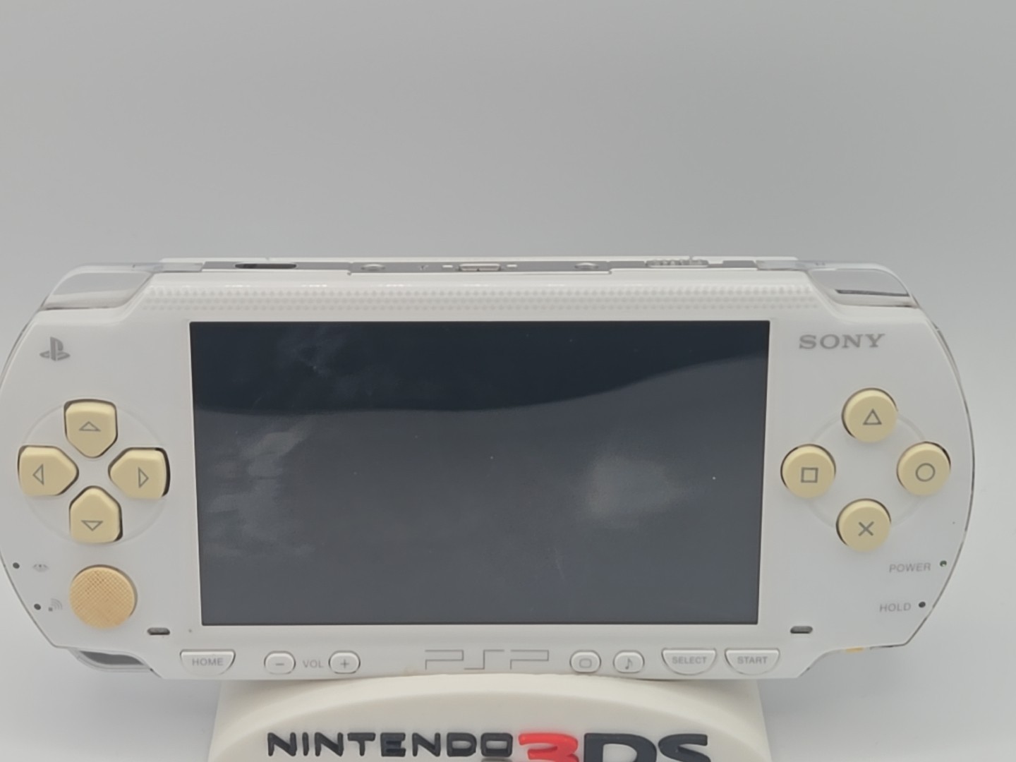Sony PSP 1000 White Handheld System With Black Battery Cover
