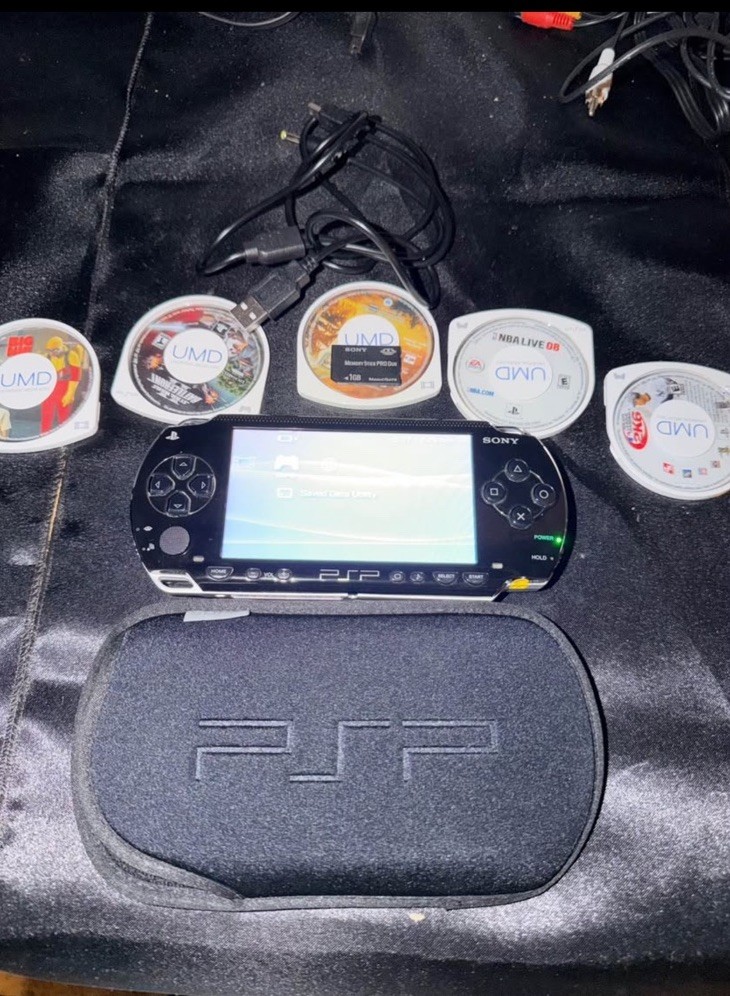 Sony PlayStation Portable Handheld Game System Black Charger Games Movies
