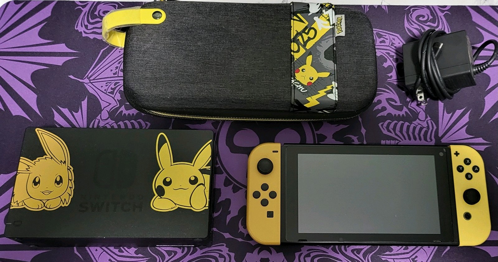 Nintendo Switch – Let’s Go Eevee & Pikachu Edition Console
