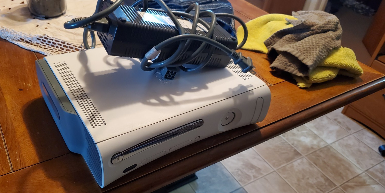 Fully Serviced Xbox 360 Pro – New Laser & Thermal Paste – Matte White
