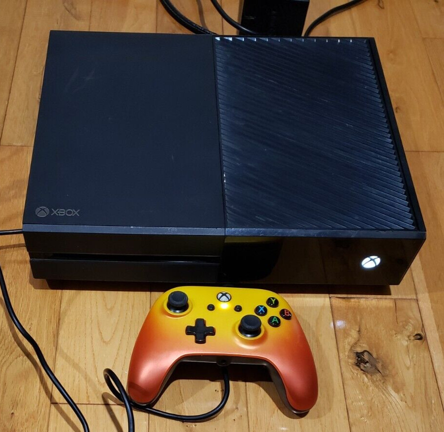 Microsoft Xbox One 1TB Console Bundle, BAD Disc Tray All Digital Works *READ PR
