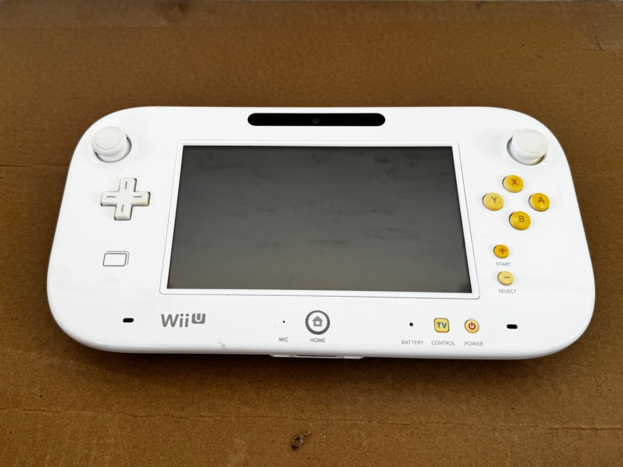 Nintendo Wii U 8GB Console Bundle – White (Model WUPSWAAB) – Tested & Working