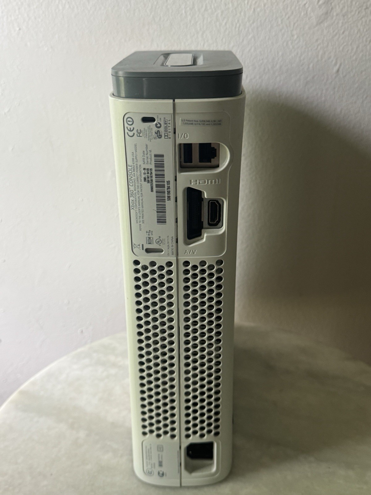 Xbox 360 Console – Matte White With Two Controllers And Power Cable