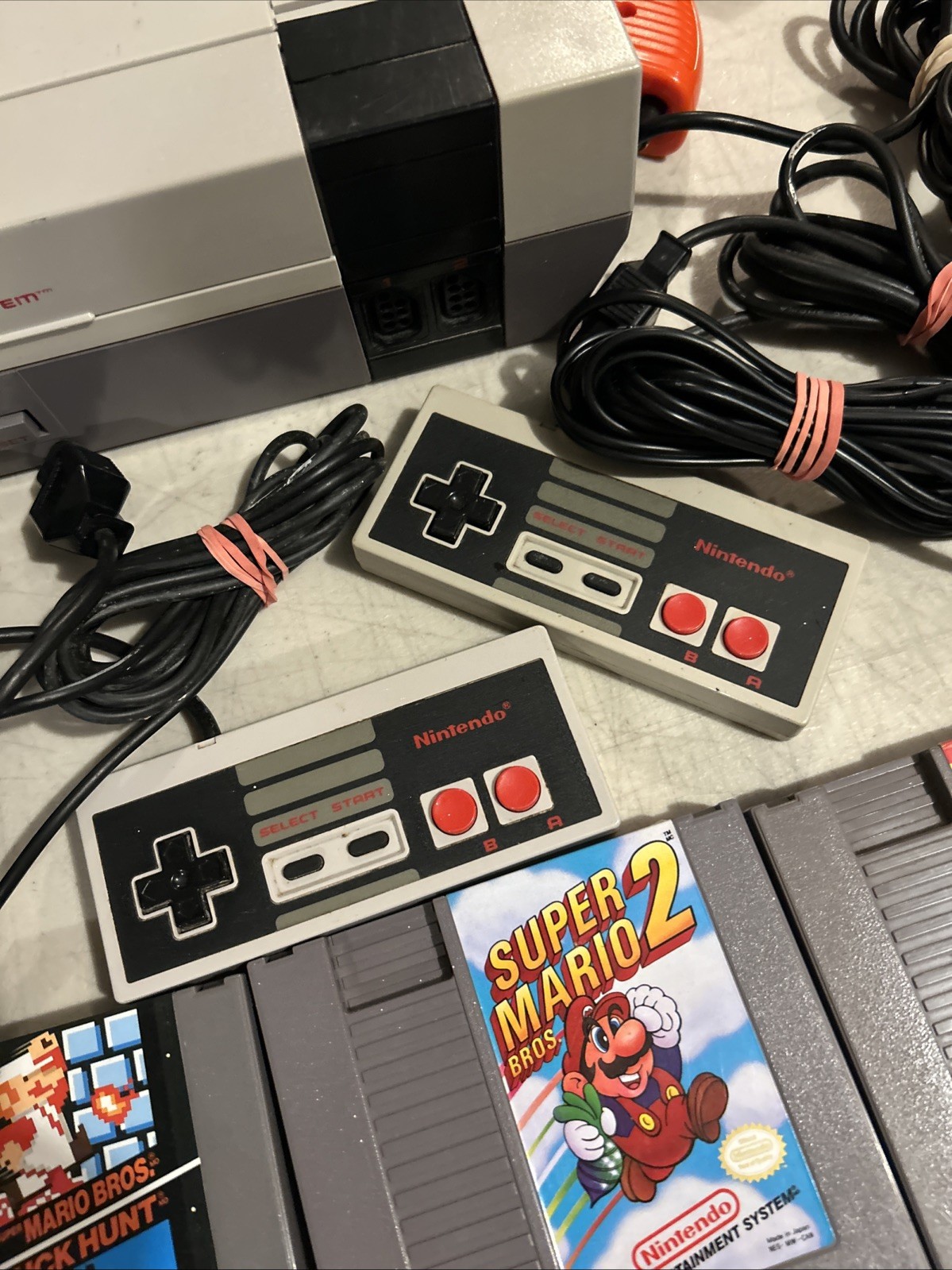 Nintendo NES Console Bundle w/Super Mario Bros 1 2 3 and 2 Controllers Zapper #!