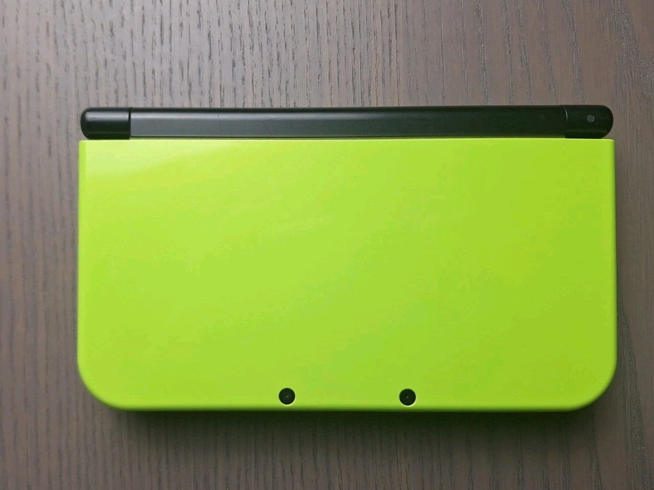 New Nintendo 3DS XL Lime Black | Charger + 32GB SD Card | Region Free
