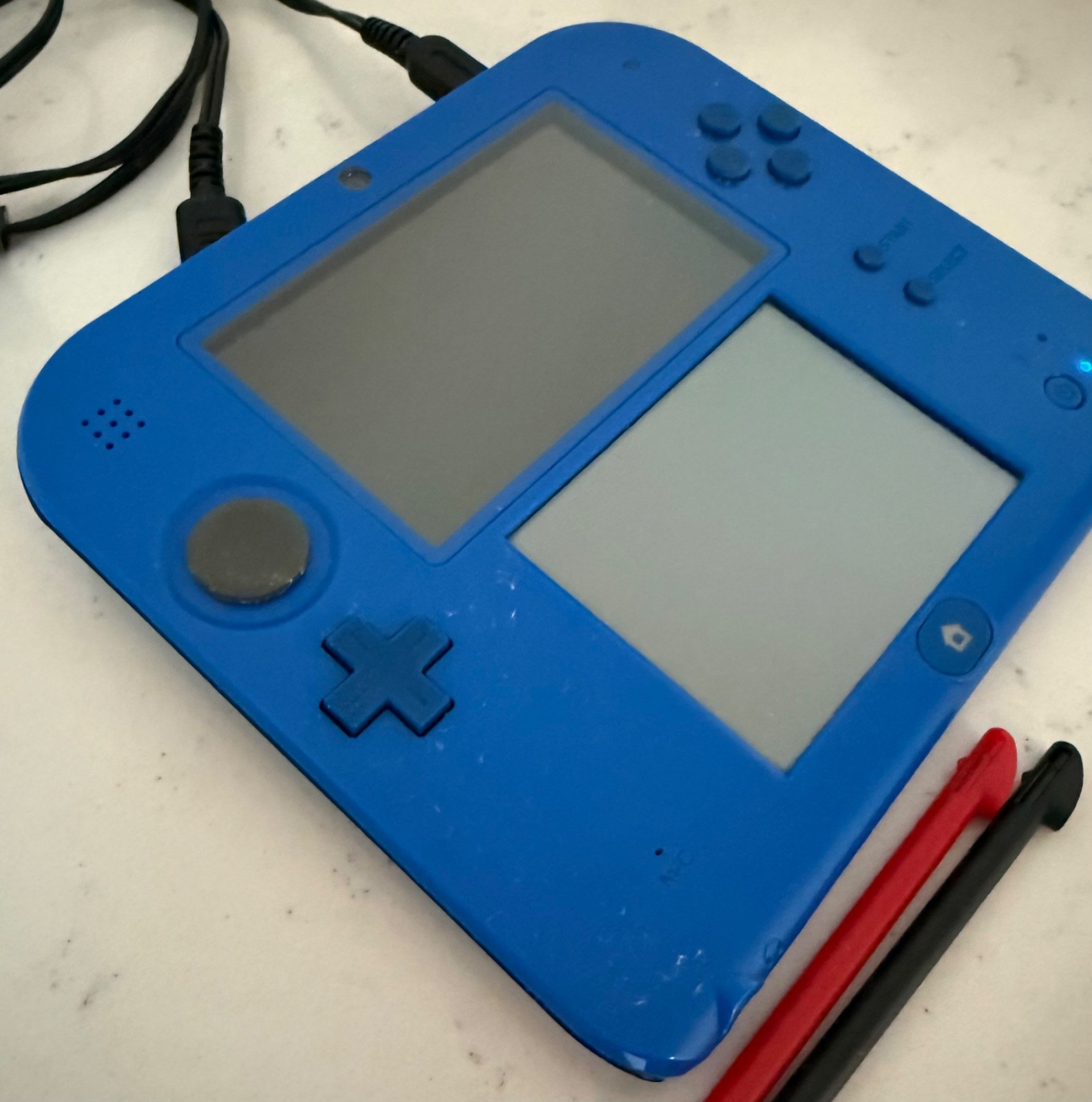 Nintendo 2DS Electric Blue Handheld System Console USED