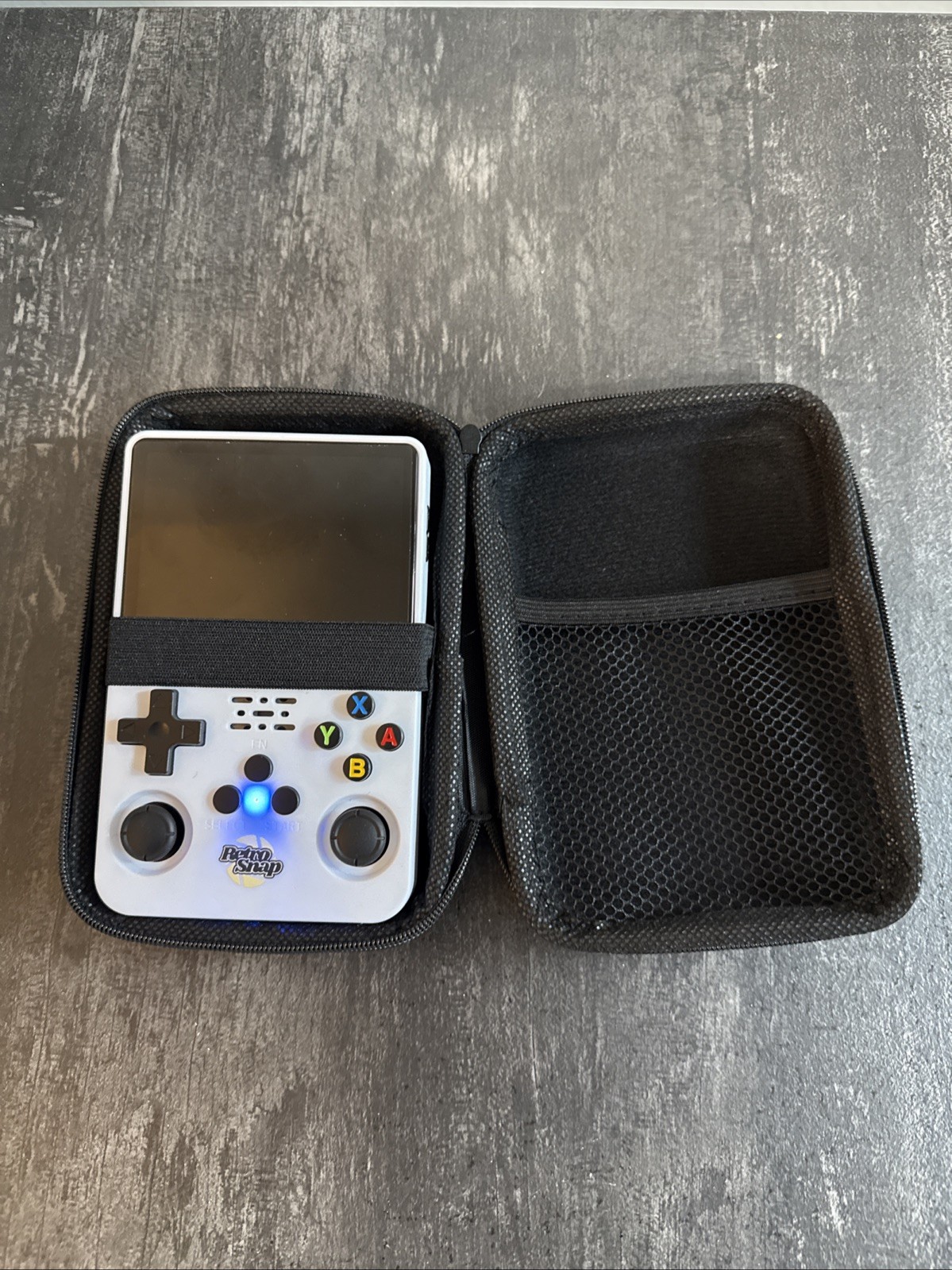 Retro Snap Handheld Game Console with traveling case! Charger not included