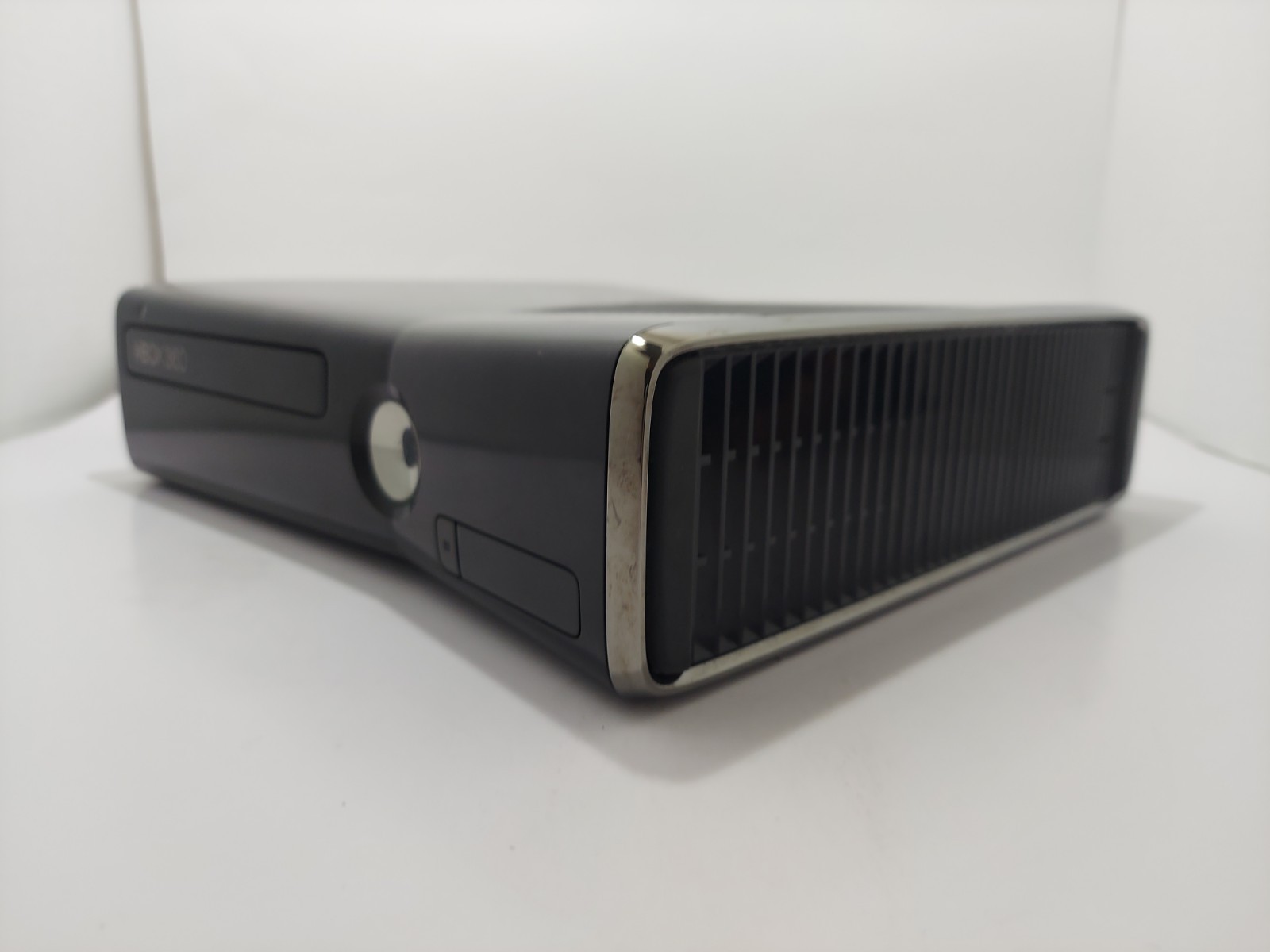Microsoft Xbox 360 S Console 250 GB bundle With Controller And Games Tested