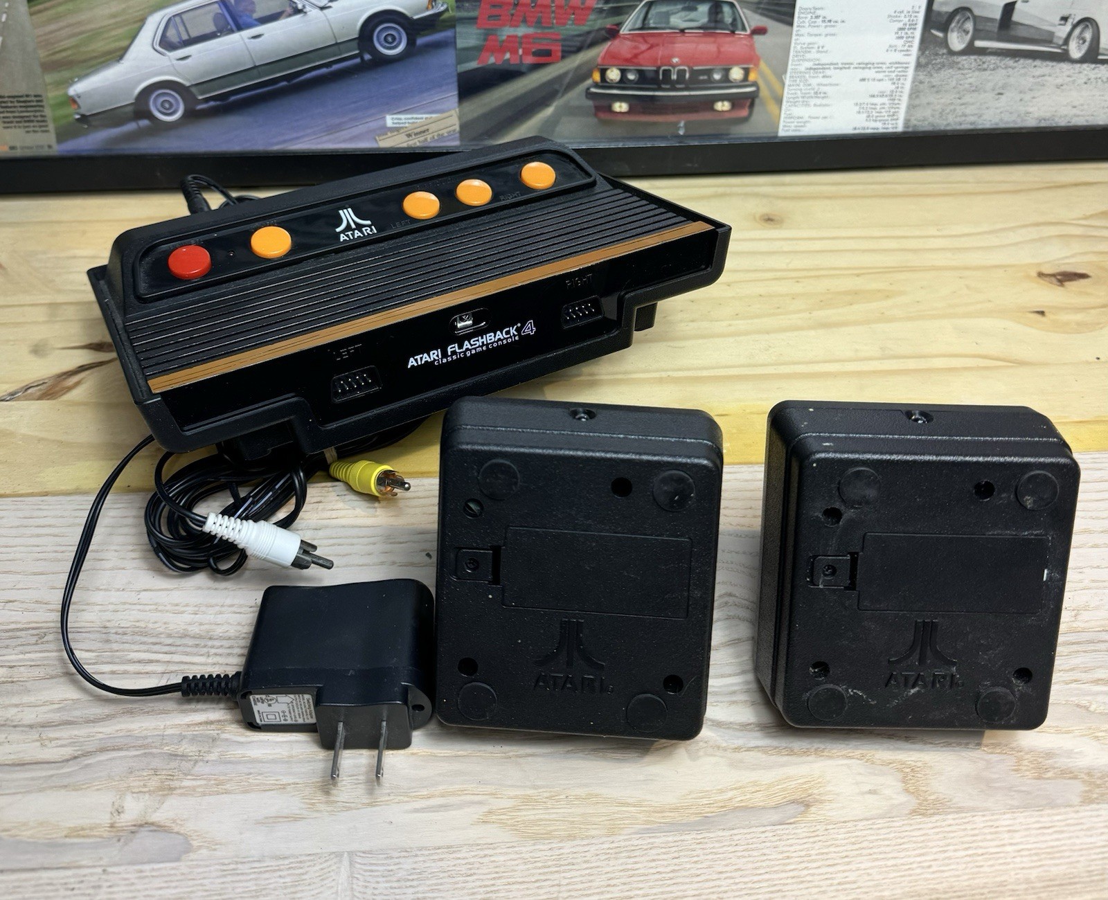 Atari Flashback 4 Classic Video Game Console 2 Wireless Controllers & Cables