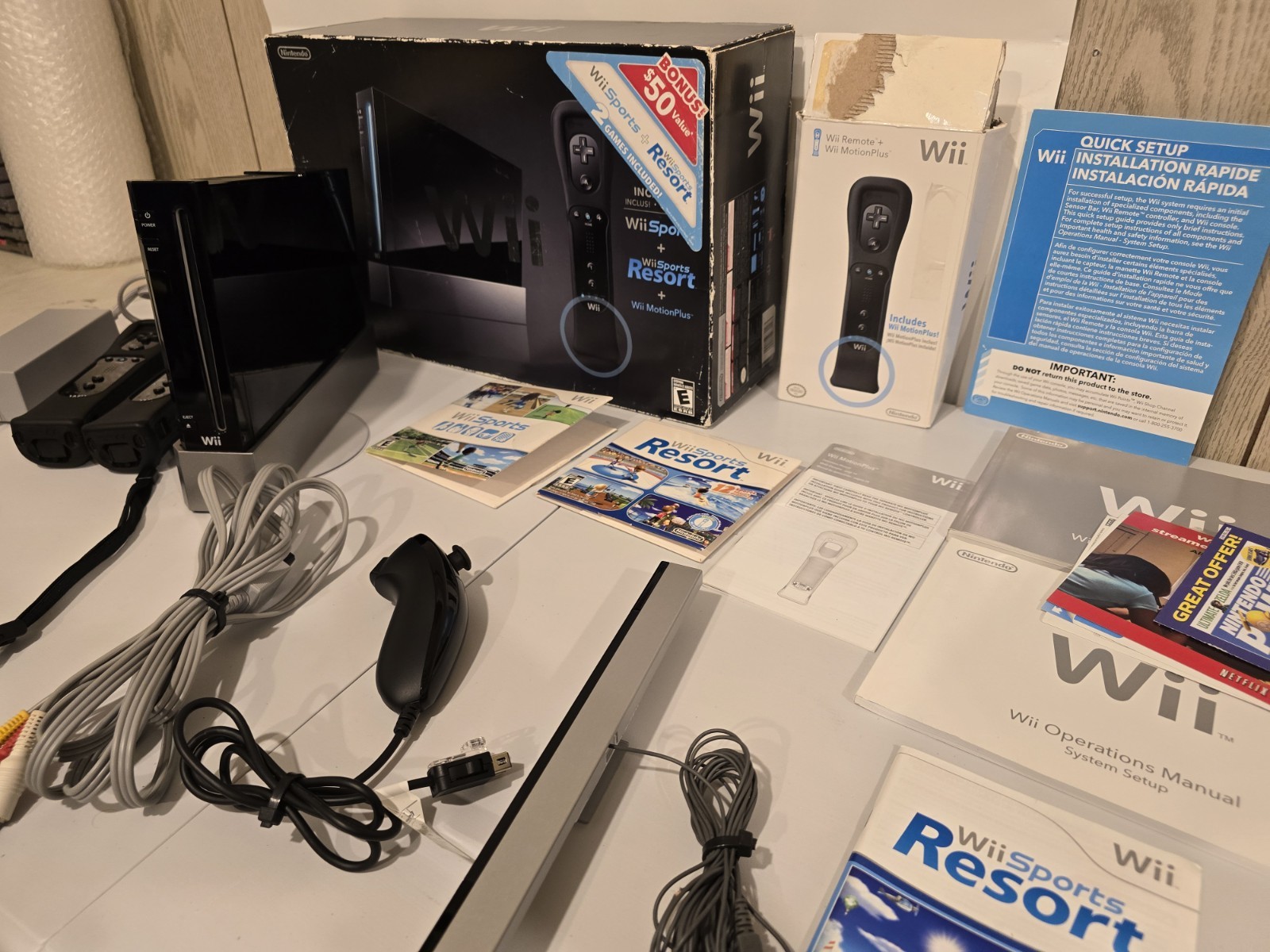 Nintendo Wii Black Console Bundle with Wii Sports & Resort Tested Read Desc.