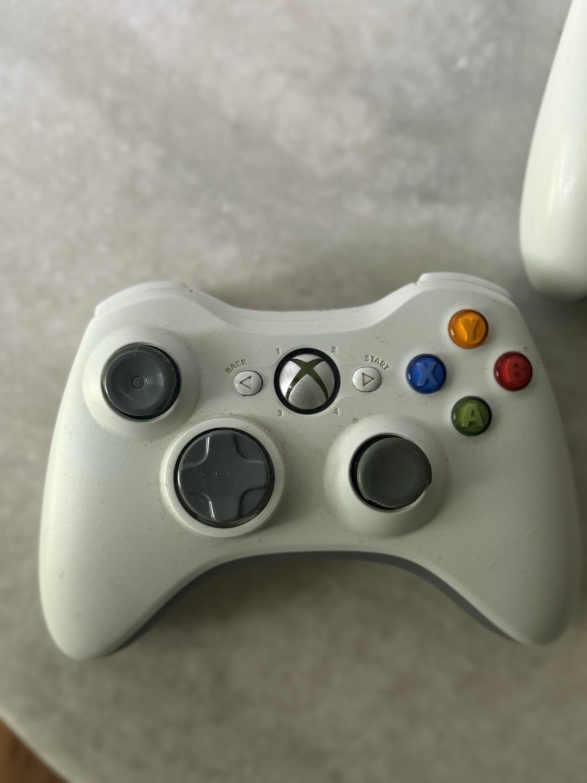 Xbox 360 Console – Matte White With Two Controllers And Power Cable