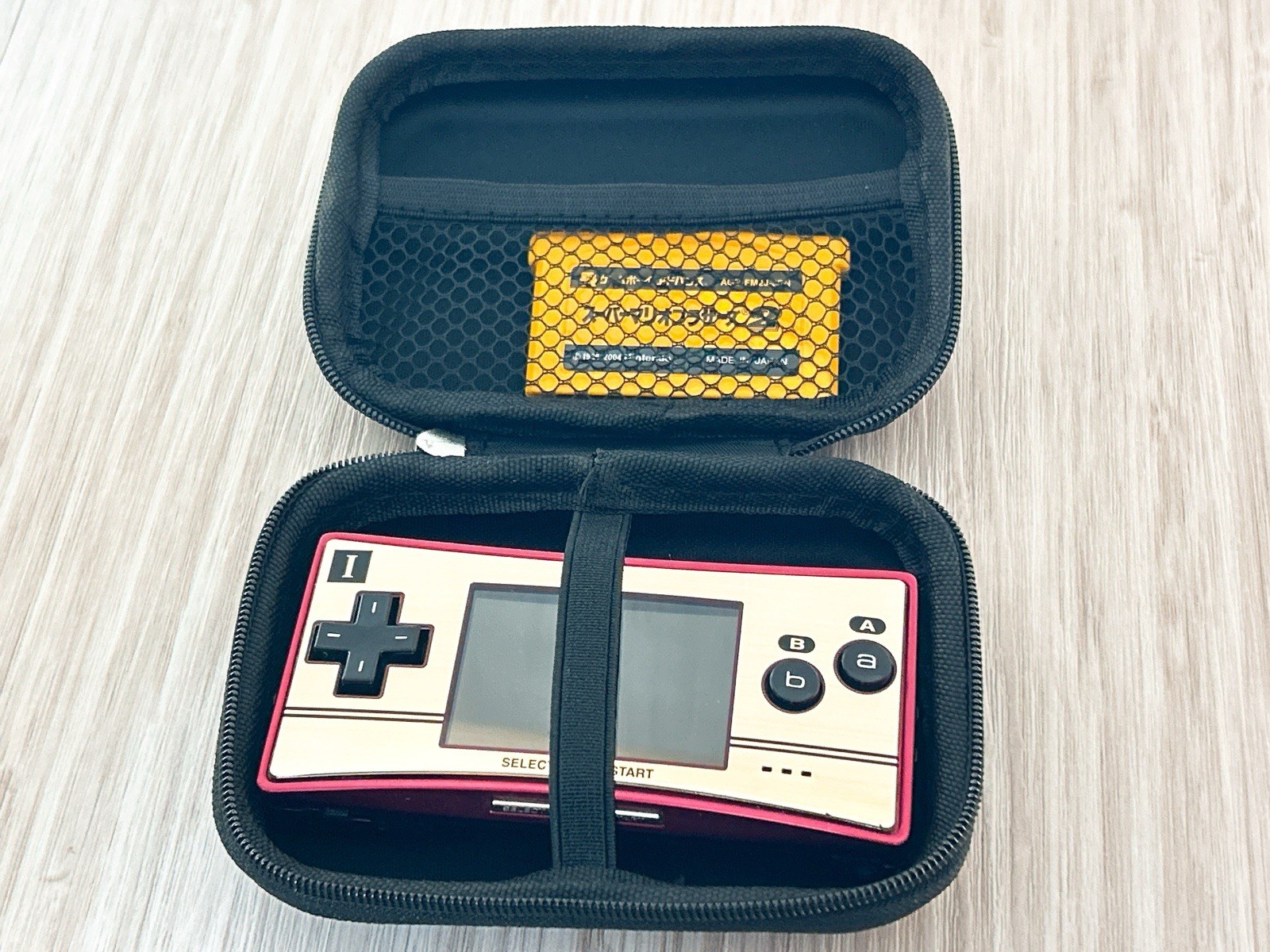 Nintendo GameBoy Micro 20th Anniversary Edition Famicom w/ Charger – Excellent