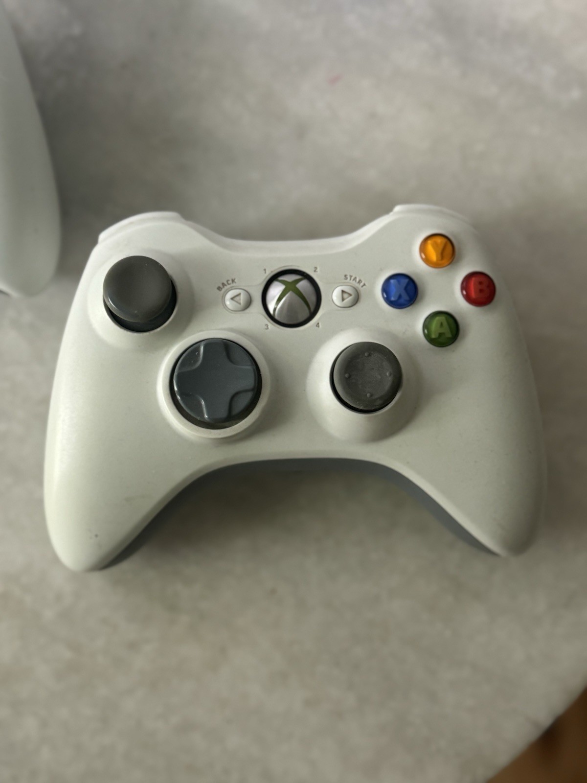 Xbox 360 Console – Matte White With Two Controllers And Power Cable