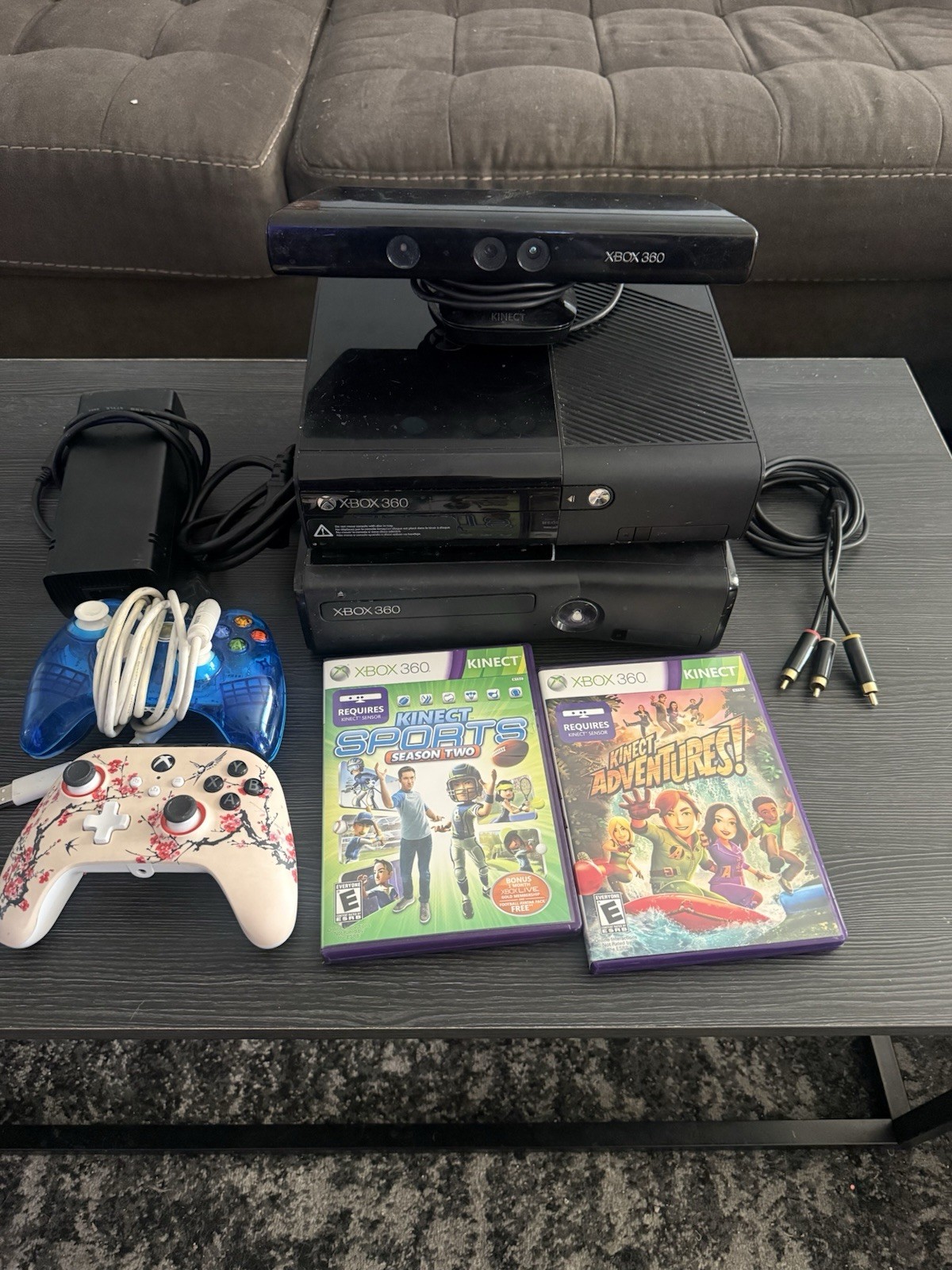 Microsoft Xbox 360 E 4GB Black HDMI 1080p w/ Kinect, bundle Controller, 2 Games