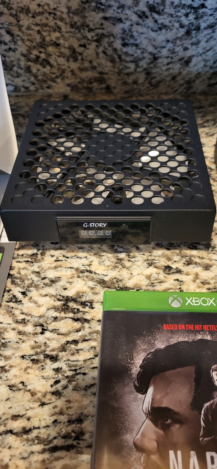 Xbox Series X 1TB Bundle- 2games + cooling fan +controller +2 recharge batteries