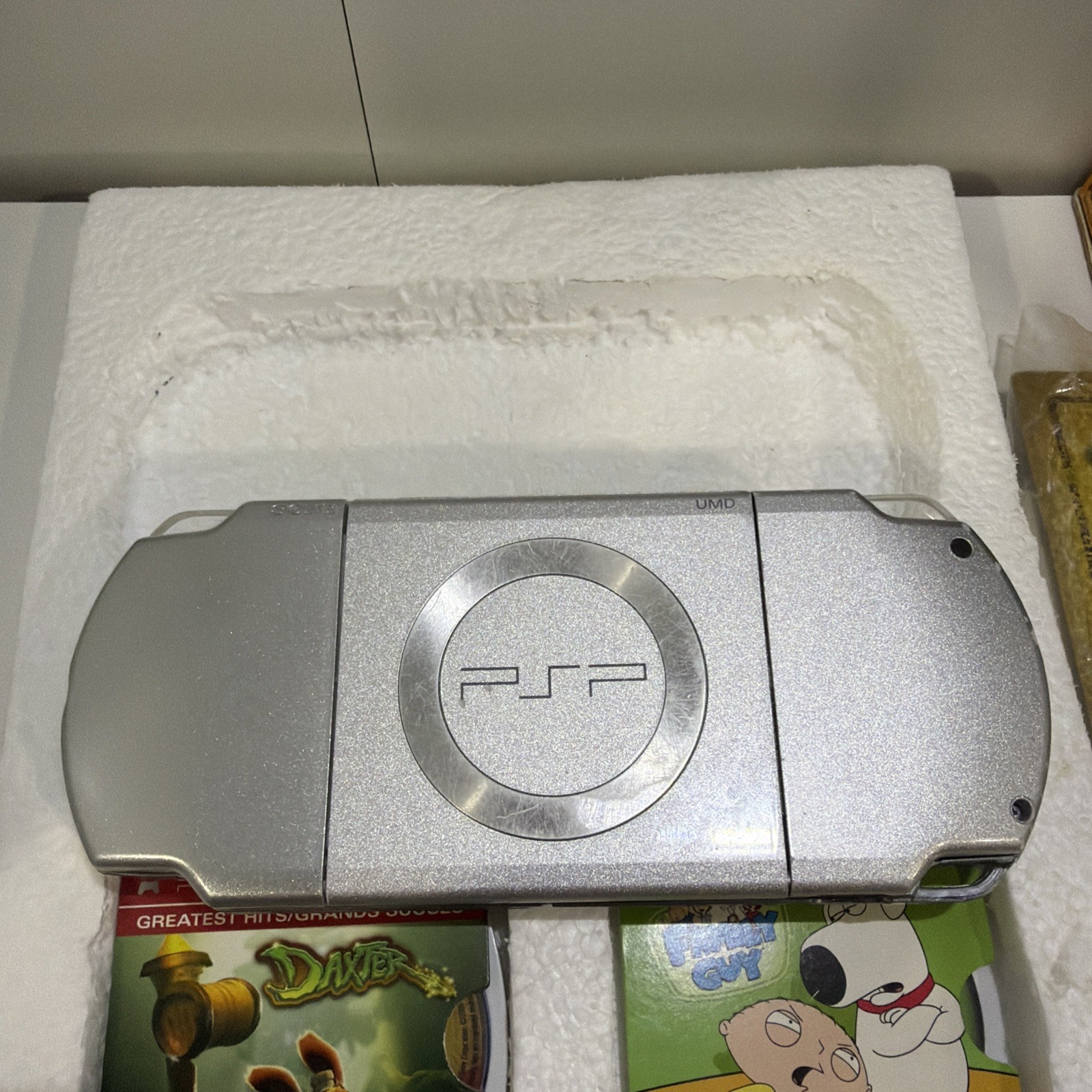 PlayStation Portable Limited Edition Daxter Ice Silver PSP 2000 1GB Resealed