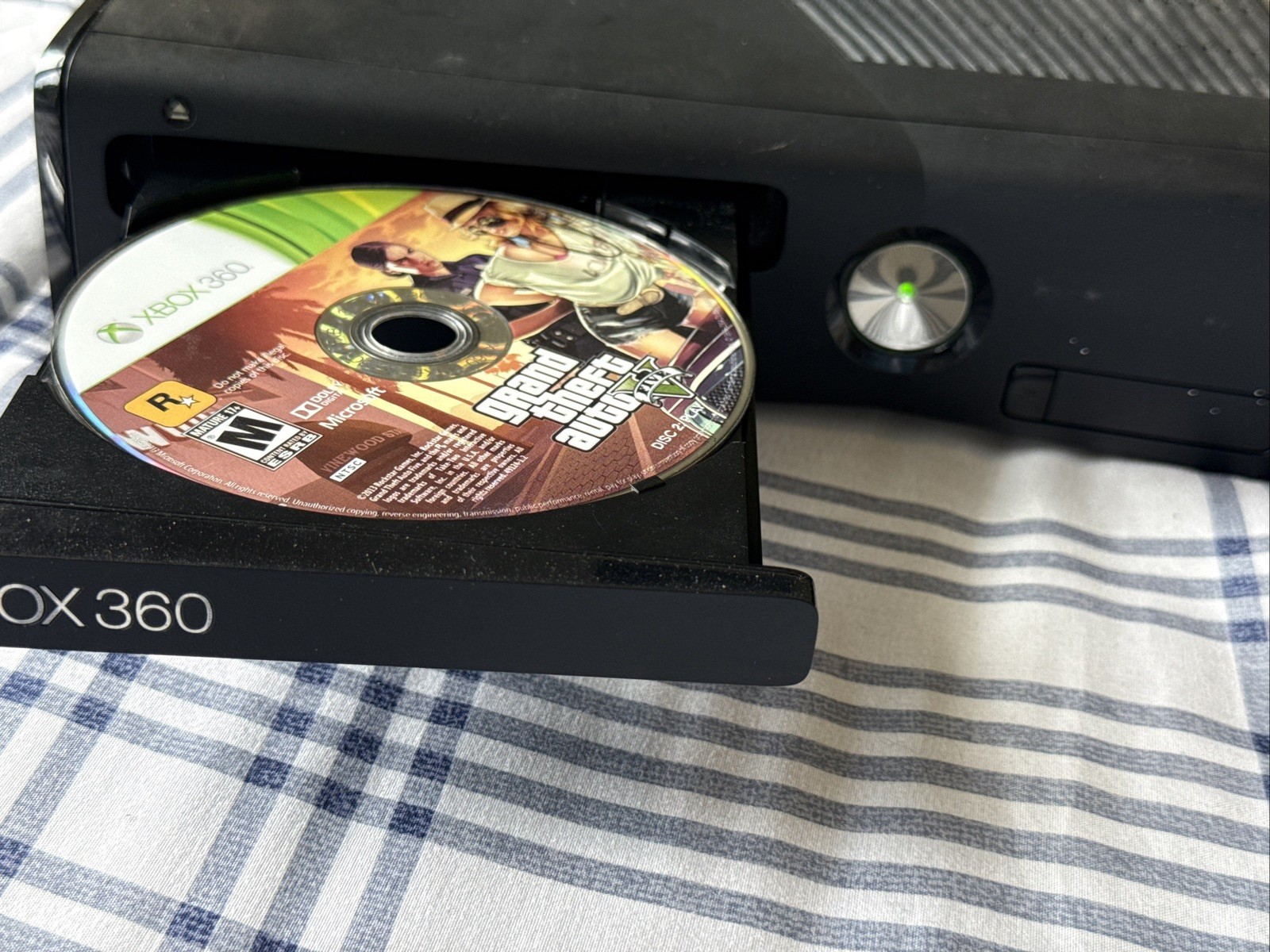 Microsoft Xbox 360 S Black Home Console 1439 HDMI Dolby Digital 2011