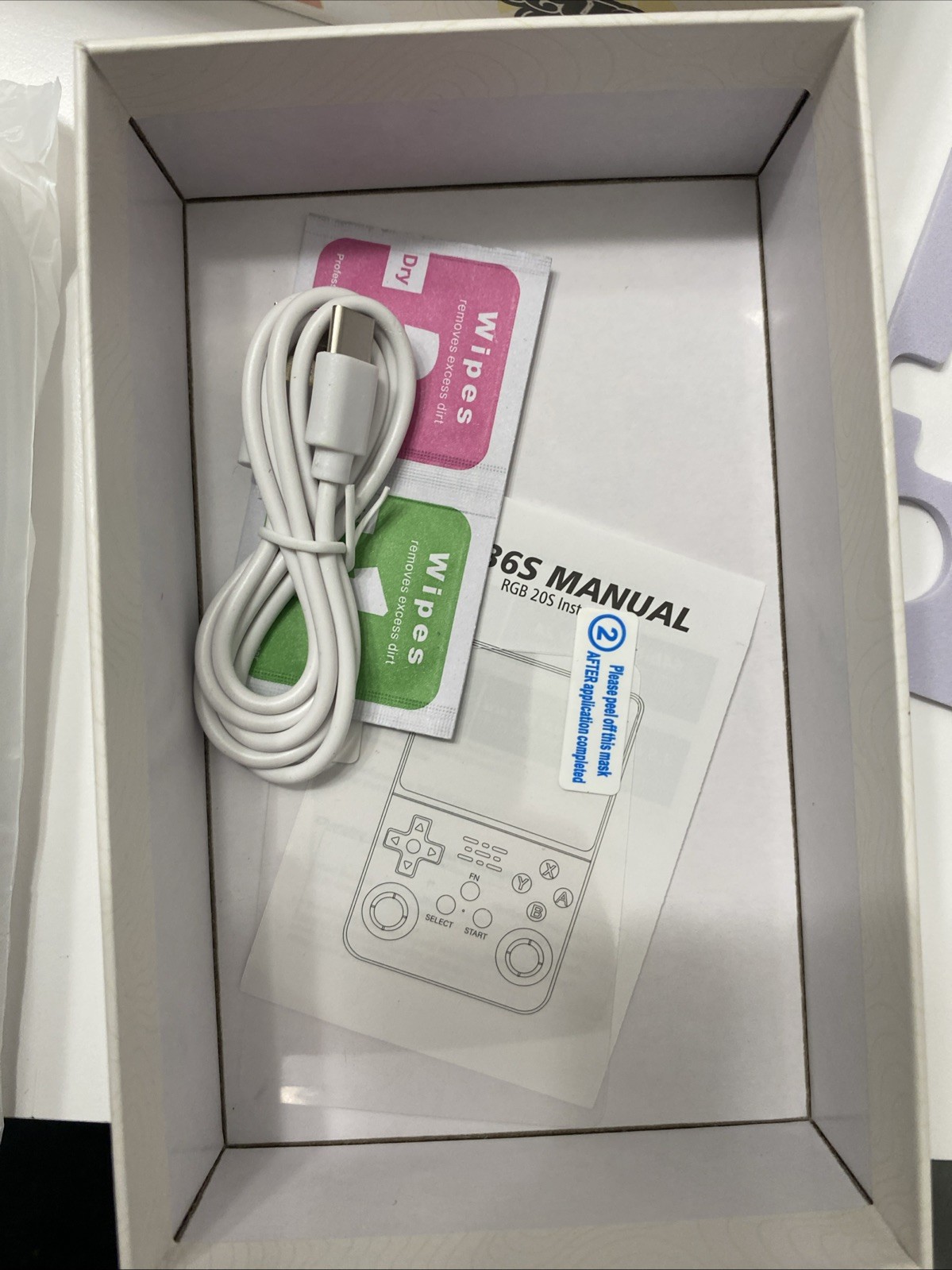 RETRO SNAP HANDHELD GAME CONSOLE WHITE R36S