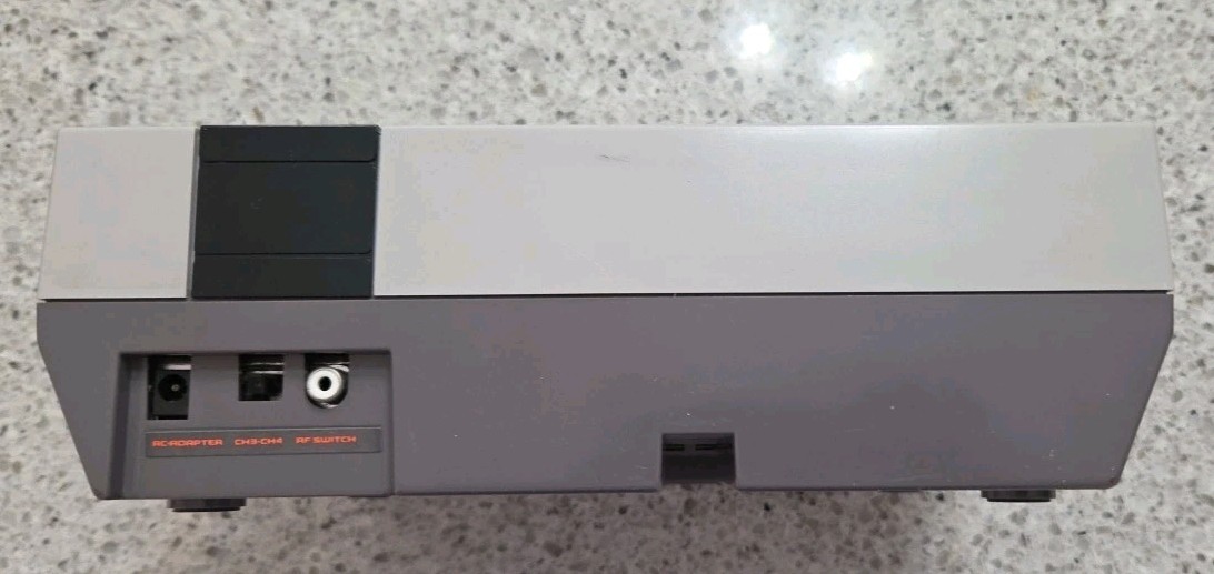 Nintendo NES Original Console System ONLY NES-001 – AS IS For Parts/Repair