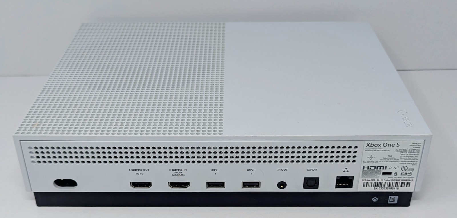 Microsoft Xbox One S 1 TB White Console Bundle – Tested & Working!
