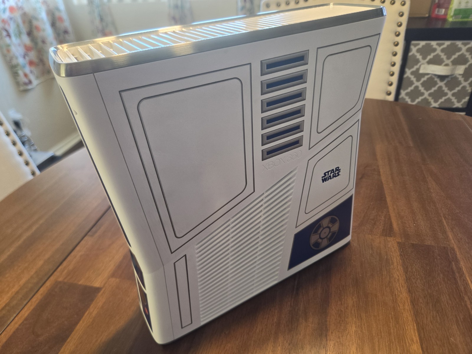 Microsoft Xbox 360 Slim Star Wars Edition 320GB w/ Kinect & Gold Controller