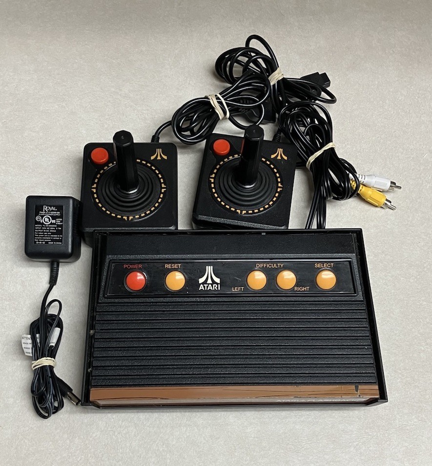Atari Flashback 2 Classic Game Console 40 Built in Games 2 Controllers