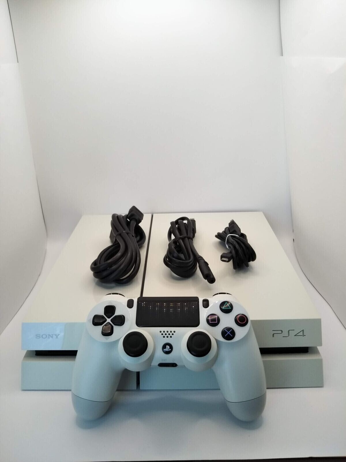 Sony PlayStation 4 500GB – Glacier White Console 2 Controllers – 7 Game Bundle