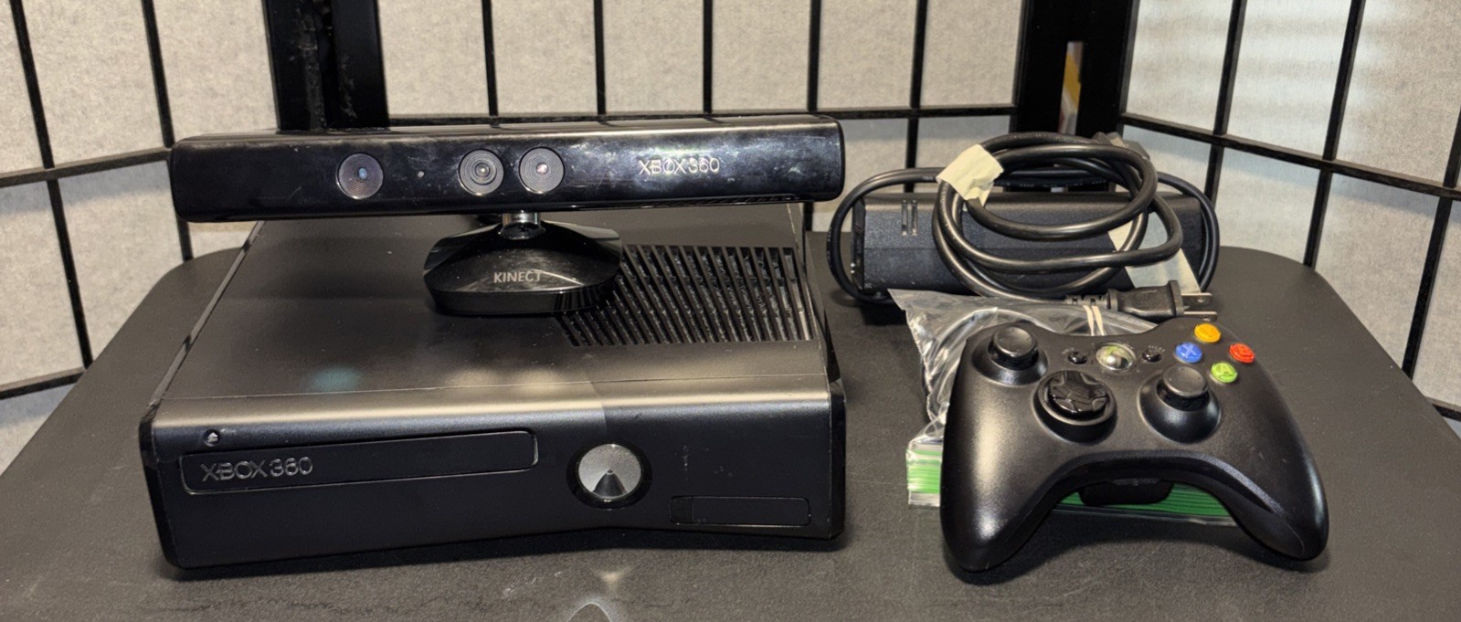 Microsoft Xbox 360 S Console (Model 1439) ~ TESTED & FACTORY RESET ~ W / KINECT