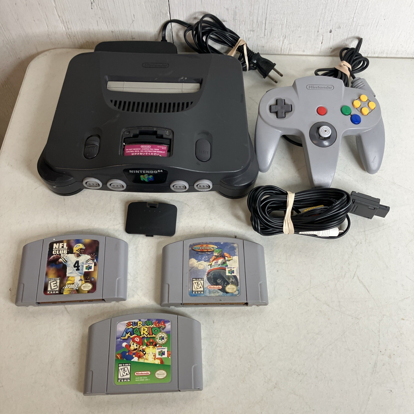 Nintendo 64 N64 Console Bundle 3 Games Controller Super Mario 64 Wave Race NFL