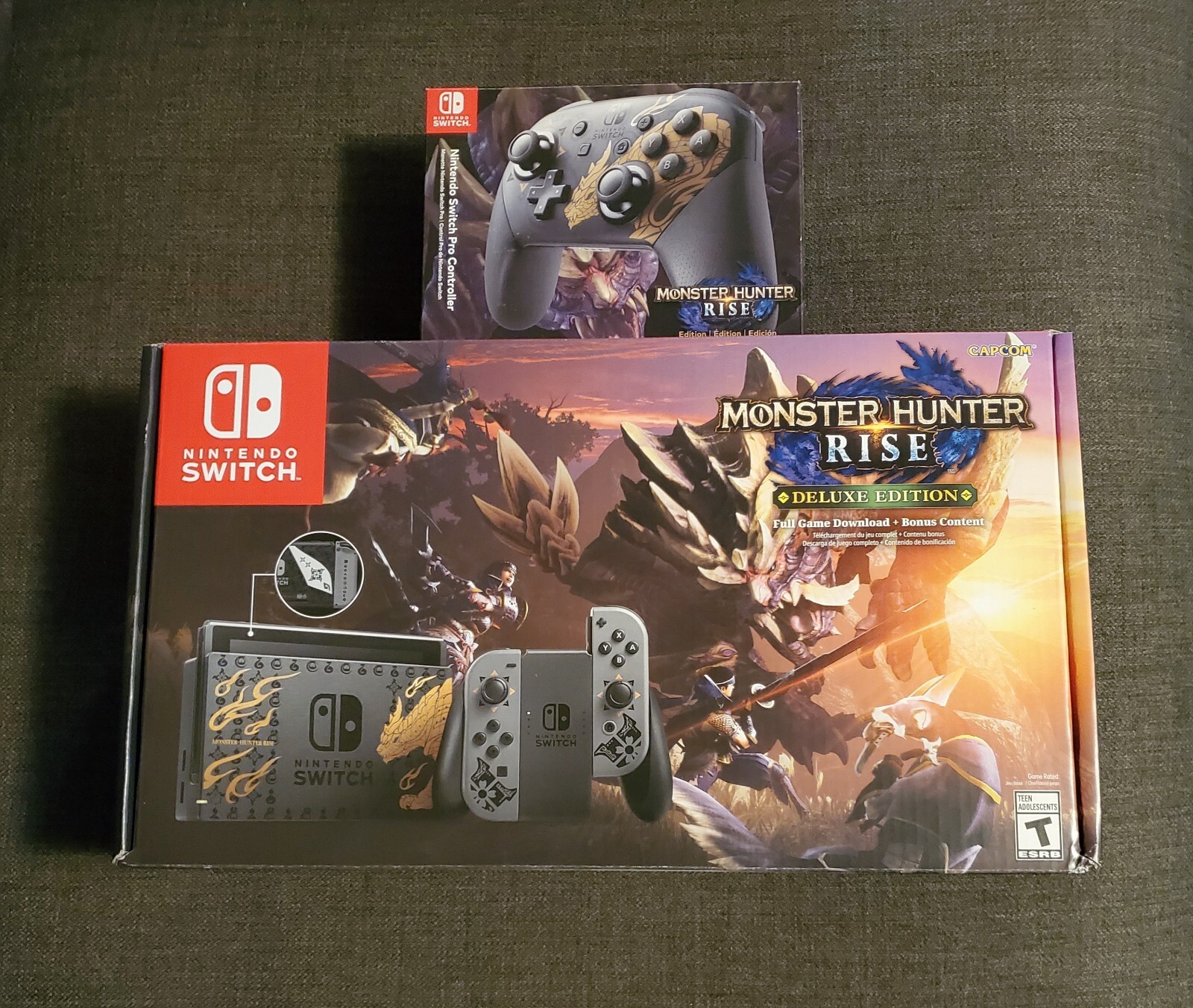 Nintendo Switch Monster Hunter Rise Edition Console + Matching Controller