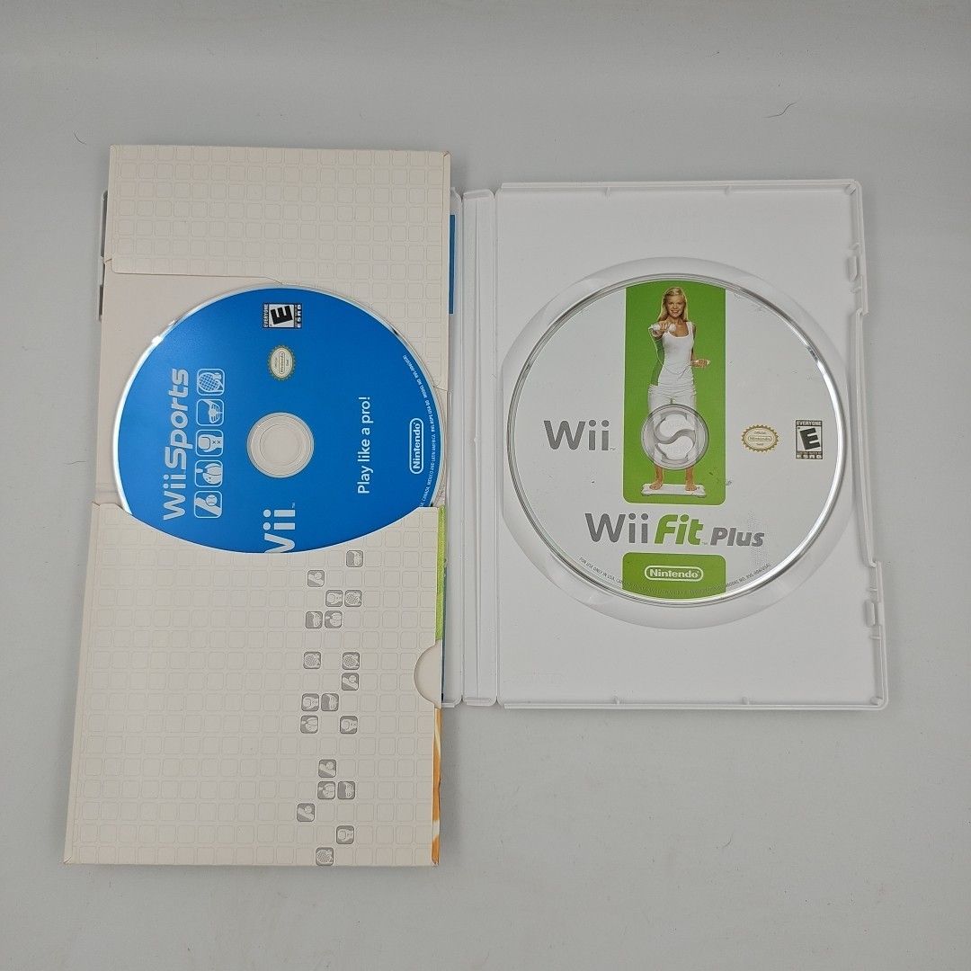 NINTENDO Wii With Balance Board 2 Remotes Udraw 2 Wheels 2 Nunchuks & 6 Games