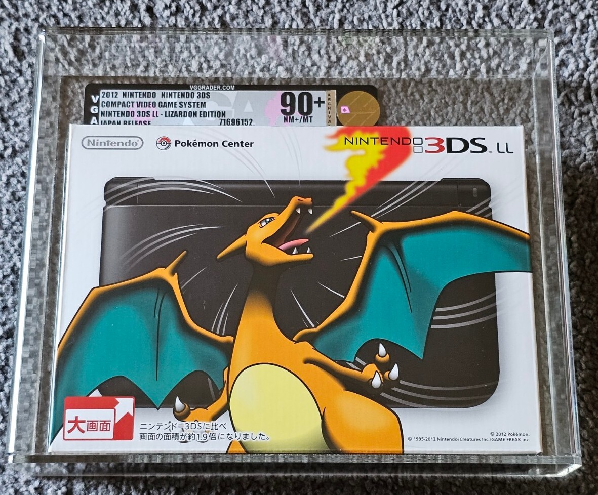 Nintendo 3DS LL LIZARDON Pokémon Center -NEW VGA 90+ Charizard Japanese Console