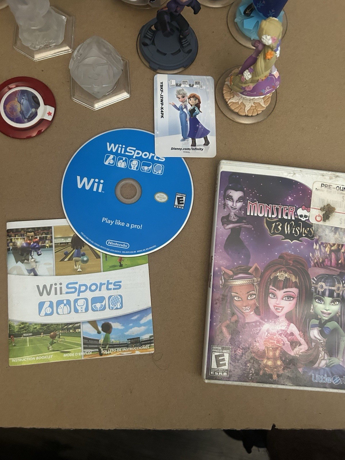 Wii Console Bundle – 1 Console, 2 Wiimotes, Nunchucks, Games And Accessories