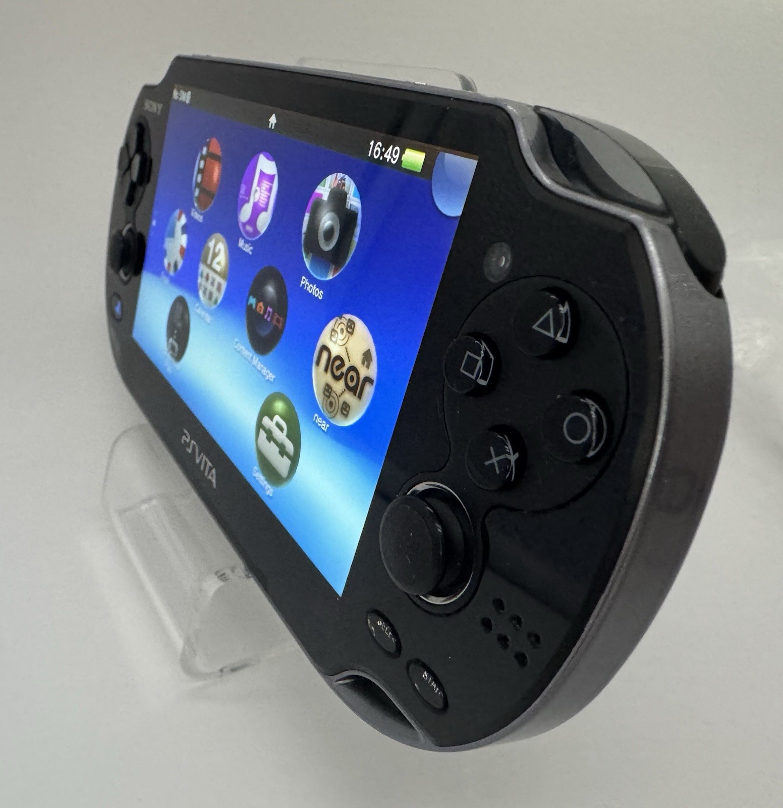 Sony PS Vita 1100-Crystal Black OLED-32 GB-WiFi /3G Model-In Box w/Charger