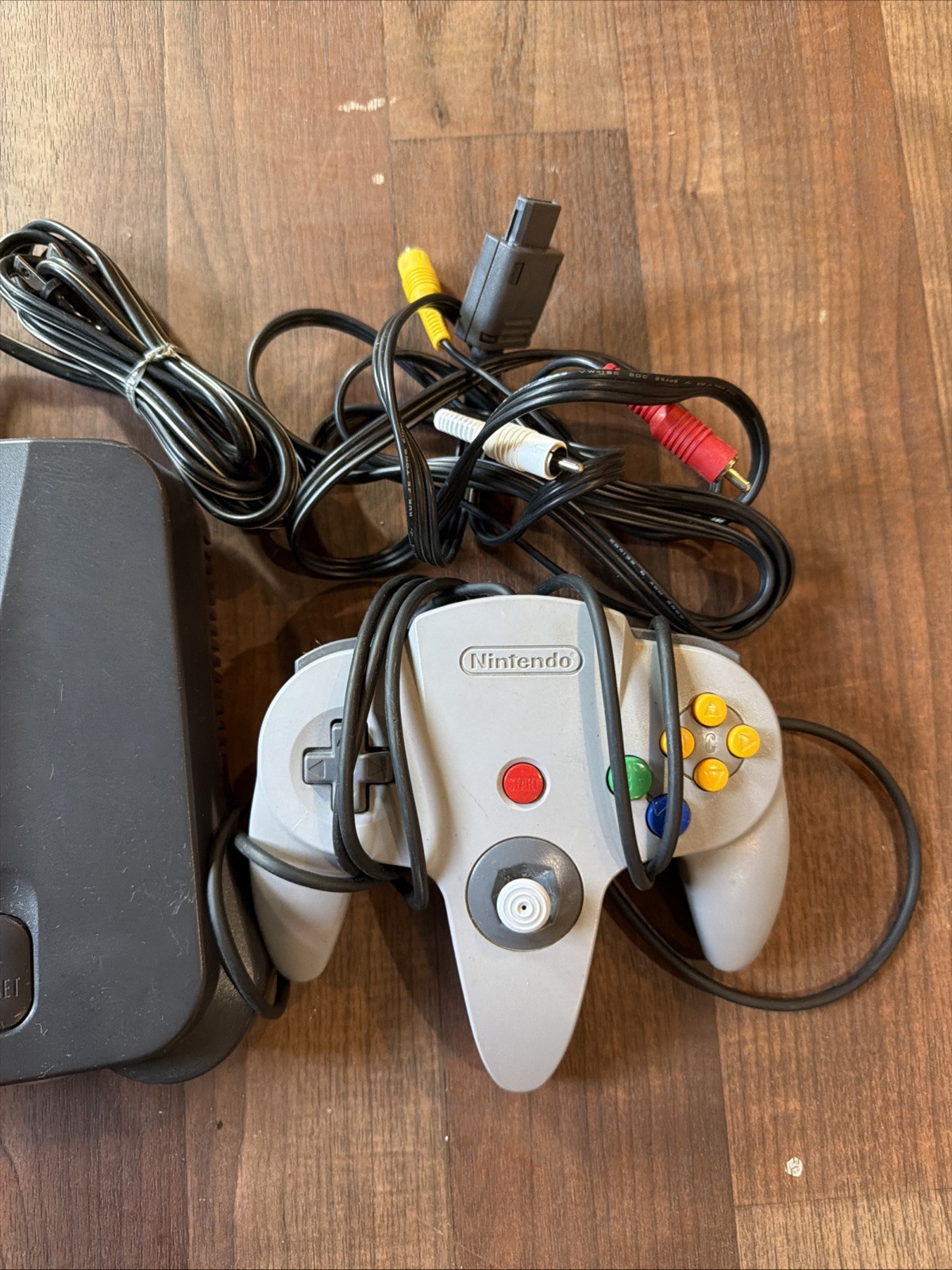 Nintendo 64 Console Bundle N64 w/ 1 Controllers, Cables Tv Power Works