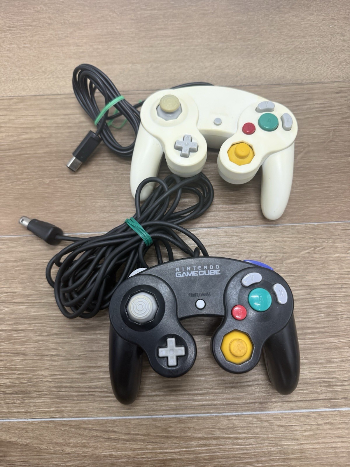 Indigo Nintendo GameCube (DOL-001) With Two Controllers And Game Tested