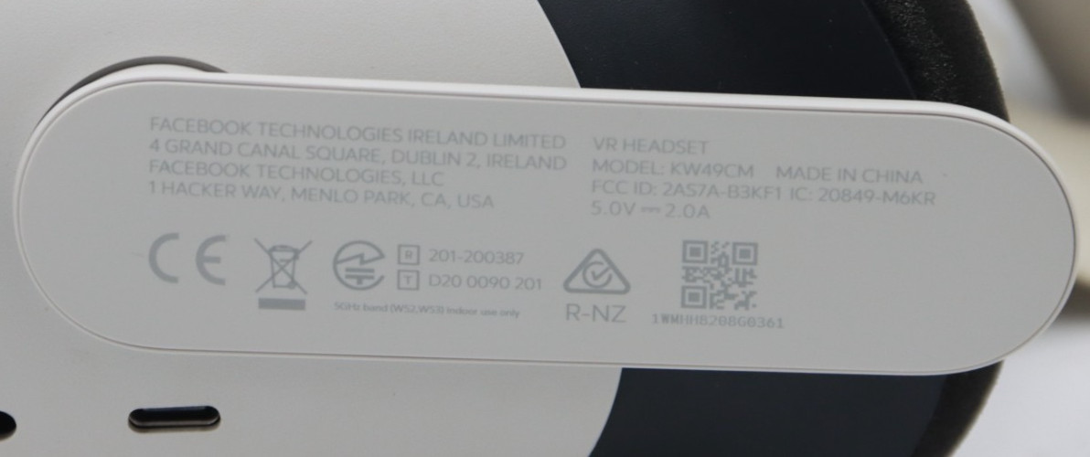 Meta Quest 2 256GB Standalone All-in-One VR Headset KW49CM