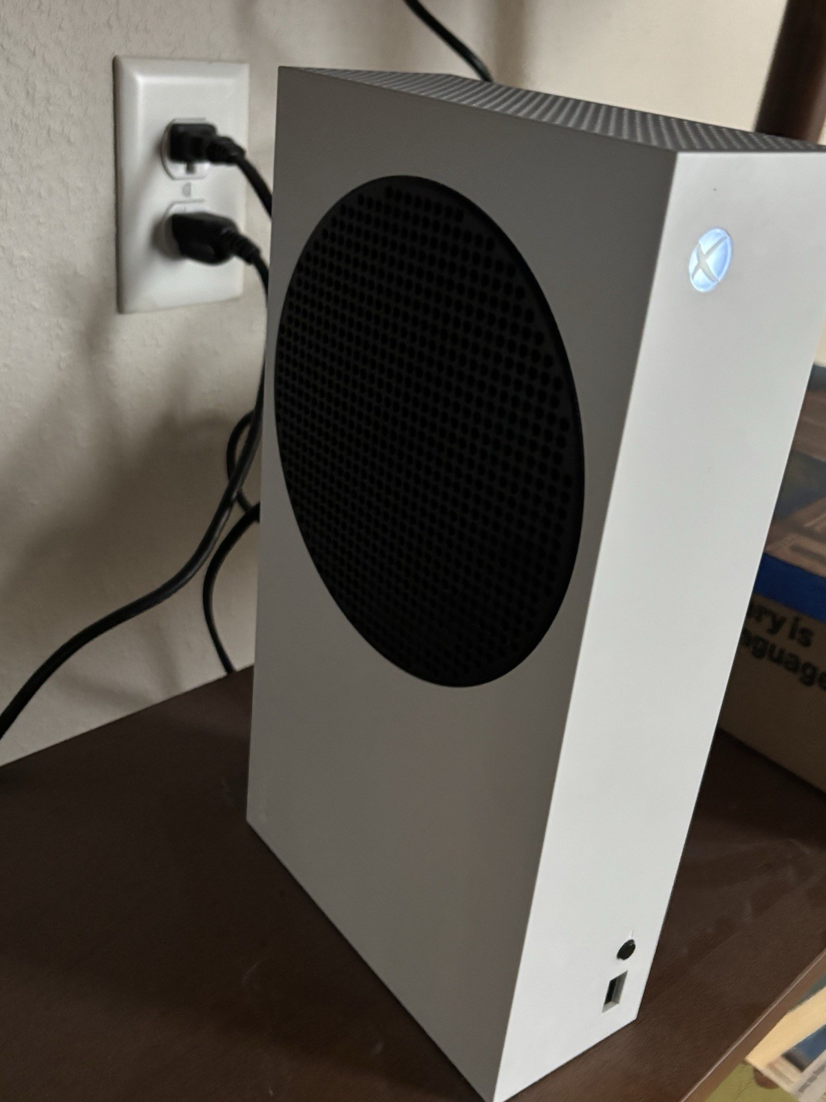 Microsoft Xbox Series S White Console Wi-Fi Capability with Wireless Controller