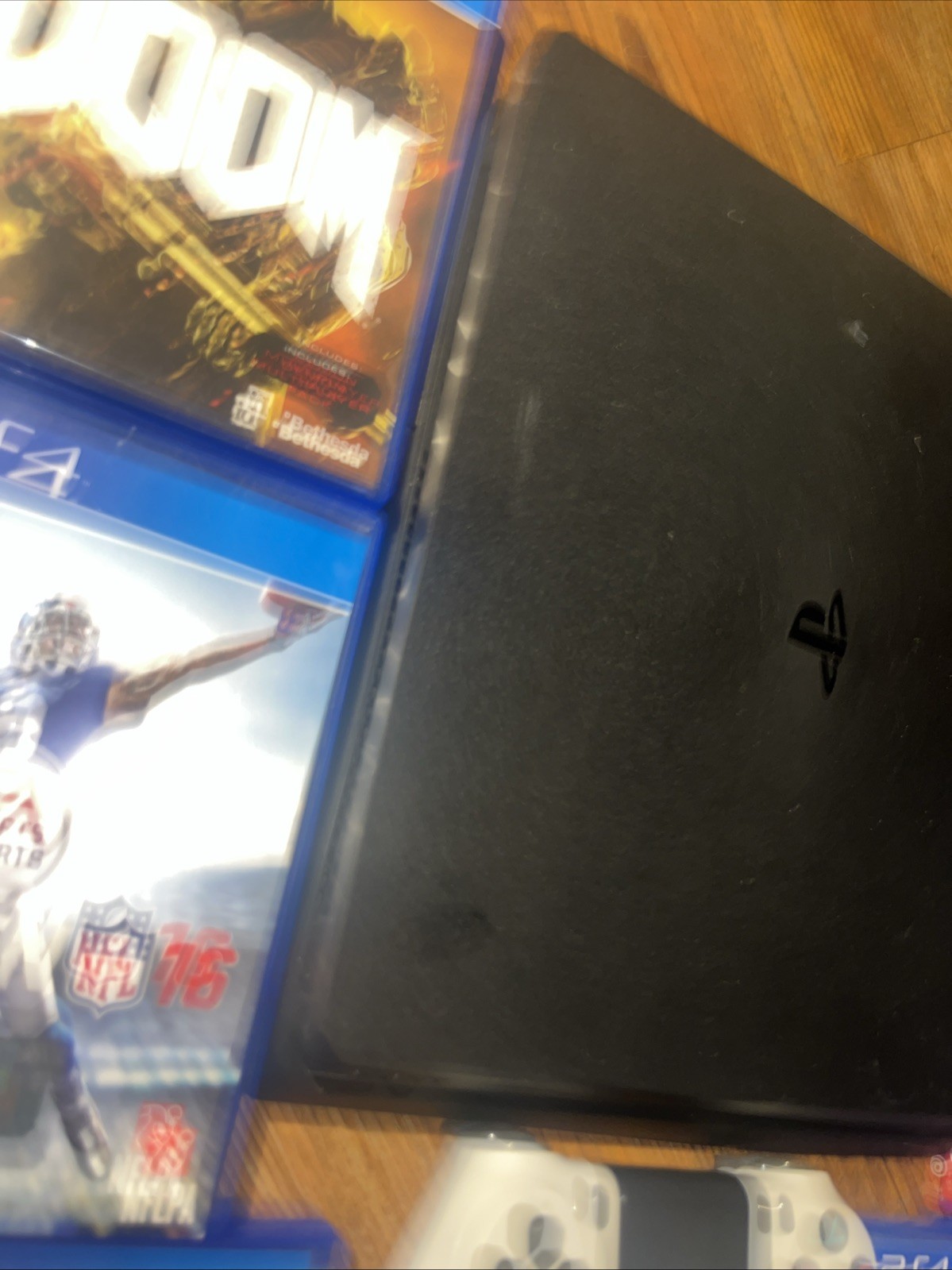 Sony PlayStation 4 PS4 Slim 500gb Bundle – CUH-2015a – 11.50