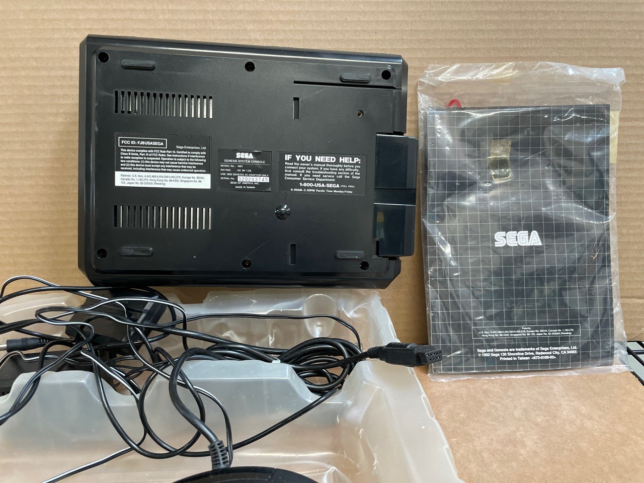 Original SEGA GENESIS Console 1601 – Video Game System 1st model – Original Box