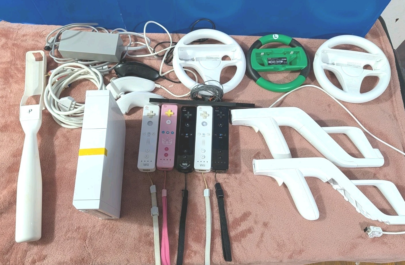 🎮 Nintendo Wii Console Bundle – Everything Shown in Photos – Sold As Is! 🎮