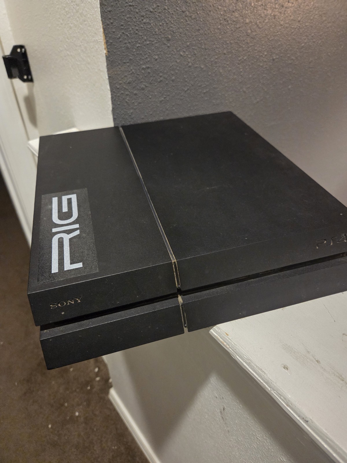 Sony PlayStation 4 With Controller