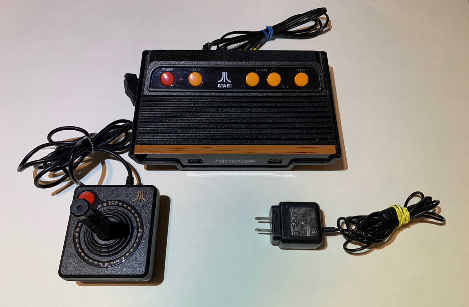 Atari Flashback 6 Classic Console w 100 Games + 1 Wired Controller