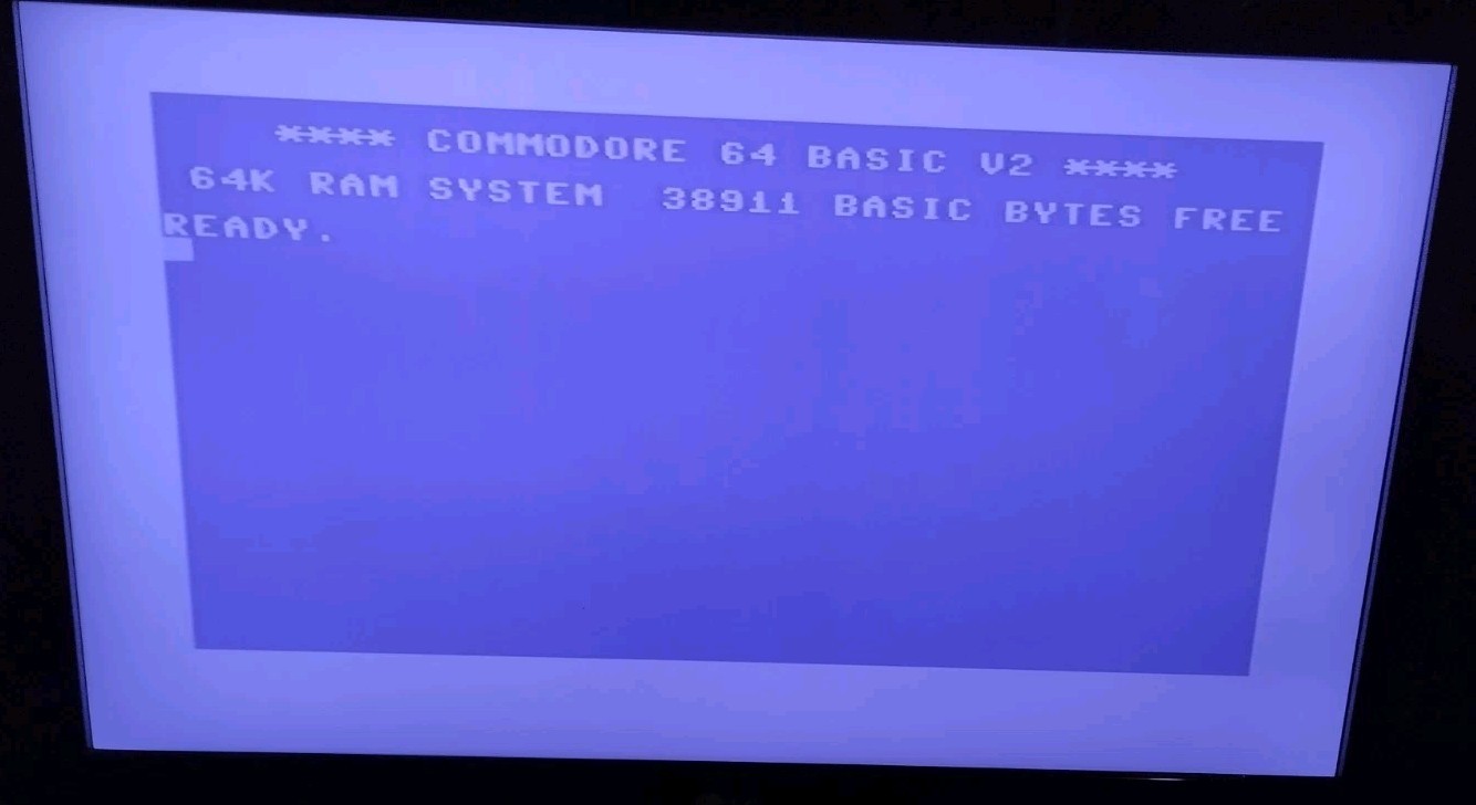 CCOMMODORE 64C PC + Games + 2 Joysticks + Cassette Data Unit, All Working