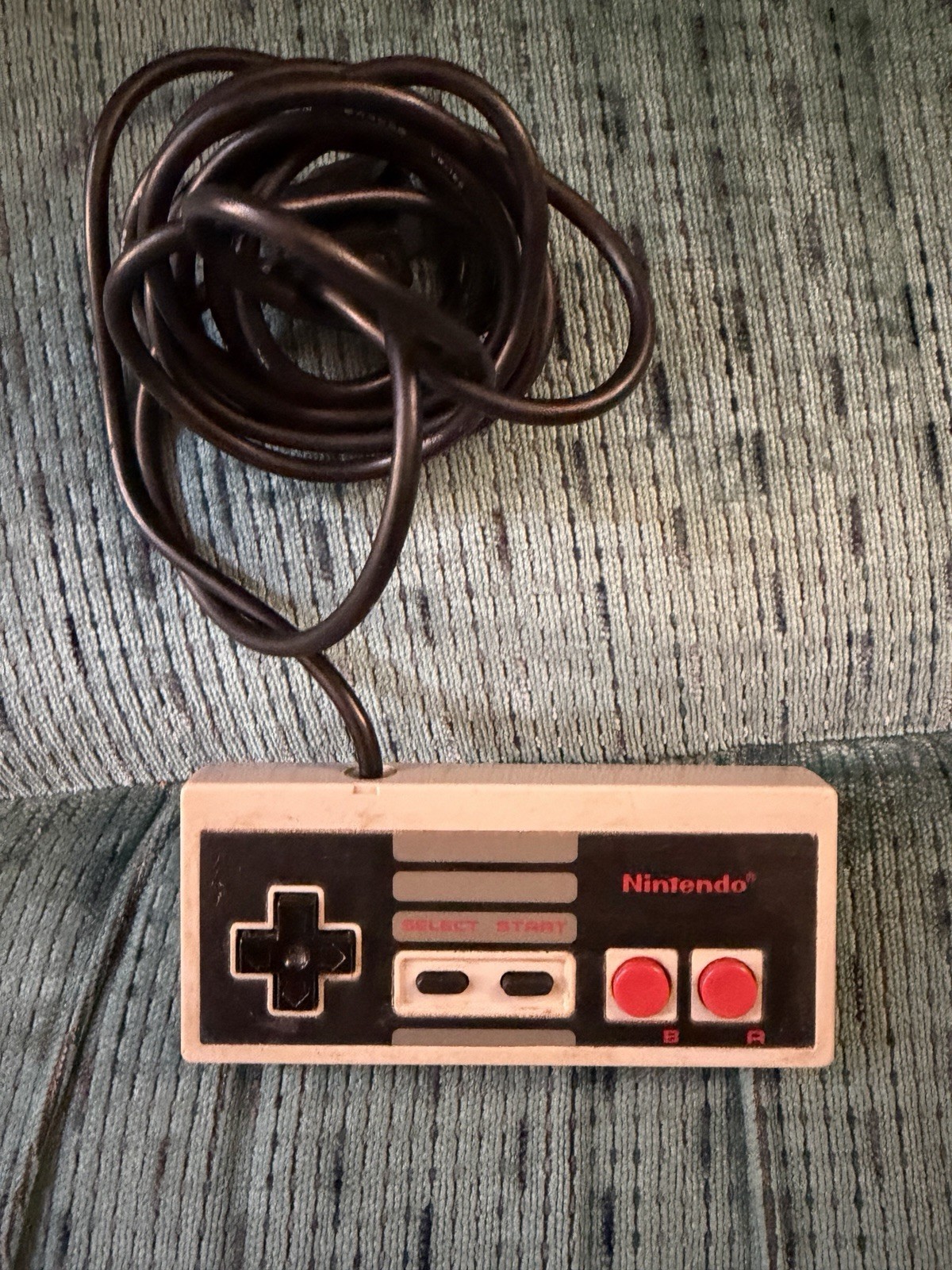 Nintendo NES Original Console (Toaster) w/ Composite AV, Controller, Cables