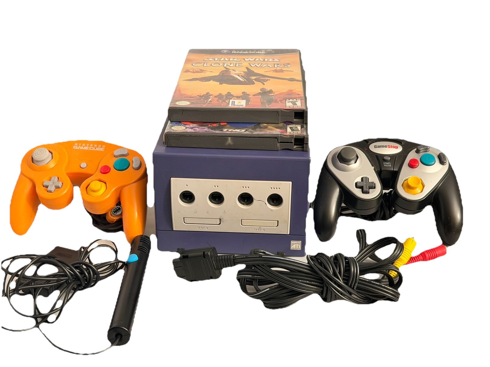 Nintendo GameCube Console Bundle w/ 2 Controllers, Microphone, Cable & 2 Games