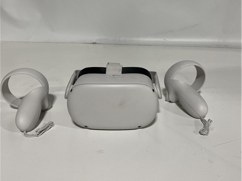 Meta Oculus Quest 2 VR Headset 128GB HorizonOS Carrying Case